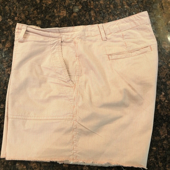 Gap Raw Hem Pink & White Stripe Shorts - Picture 7 of 8